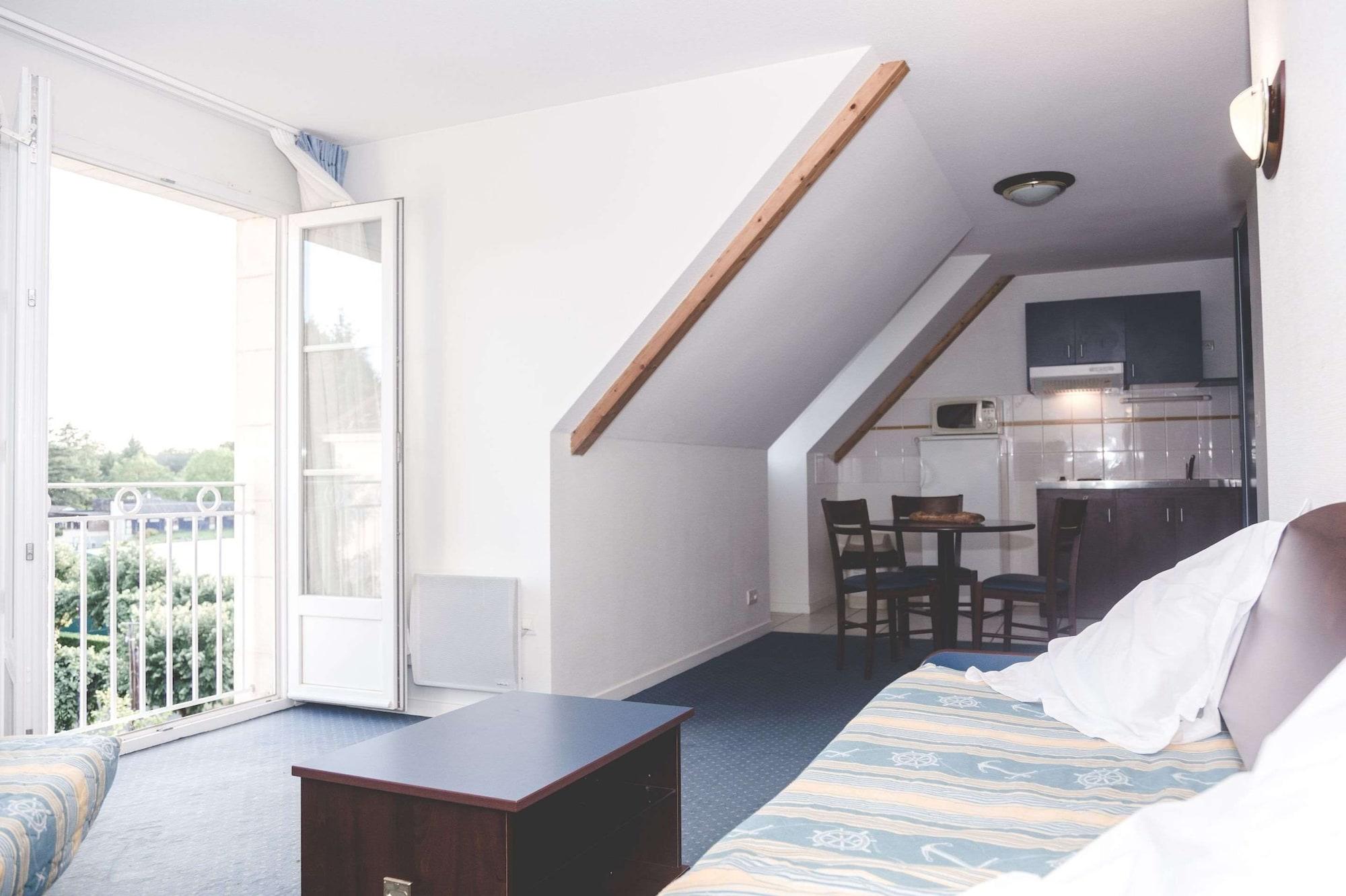 Terres De France - Appart'Hotel Ла-Рош-Позе Экстерьер фото