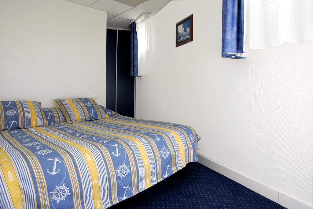 Terres De France - Appart'Hotel Ла-Рош-Позе Экстерьер фото