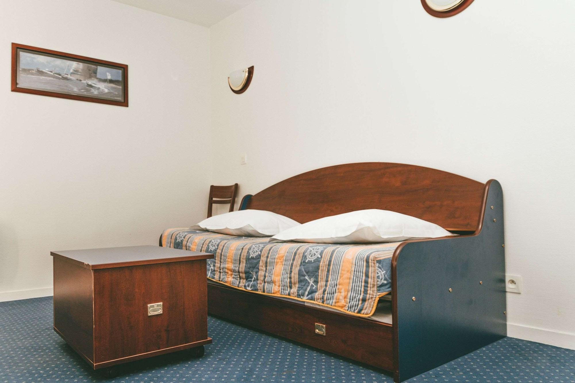 Terres De France - Appart'Hotel Ла-Рош-Позе Экстерьер фото